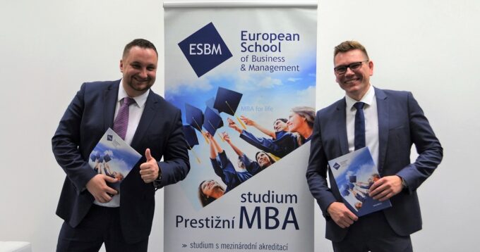 Obhajoba záverečných prác v MBA a LLM programoch