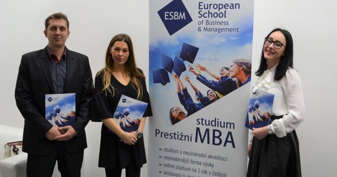 Obhajoba záverečných prác v MBA a LLM programoch