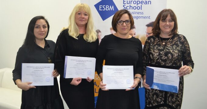 Obhajoby záverečných prác v MBA, DBA a LLM programoch