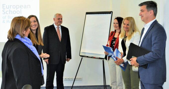 Obhajoby záverečných prác v MBA, DBA a LLM programoch